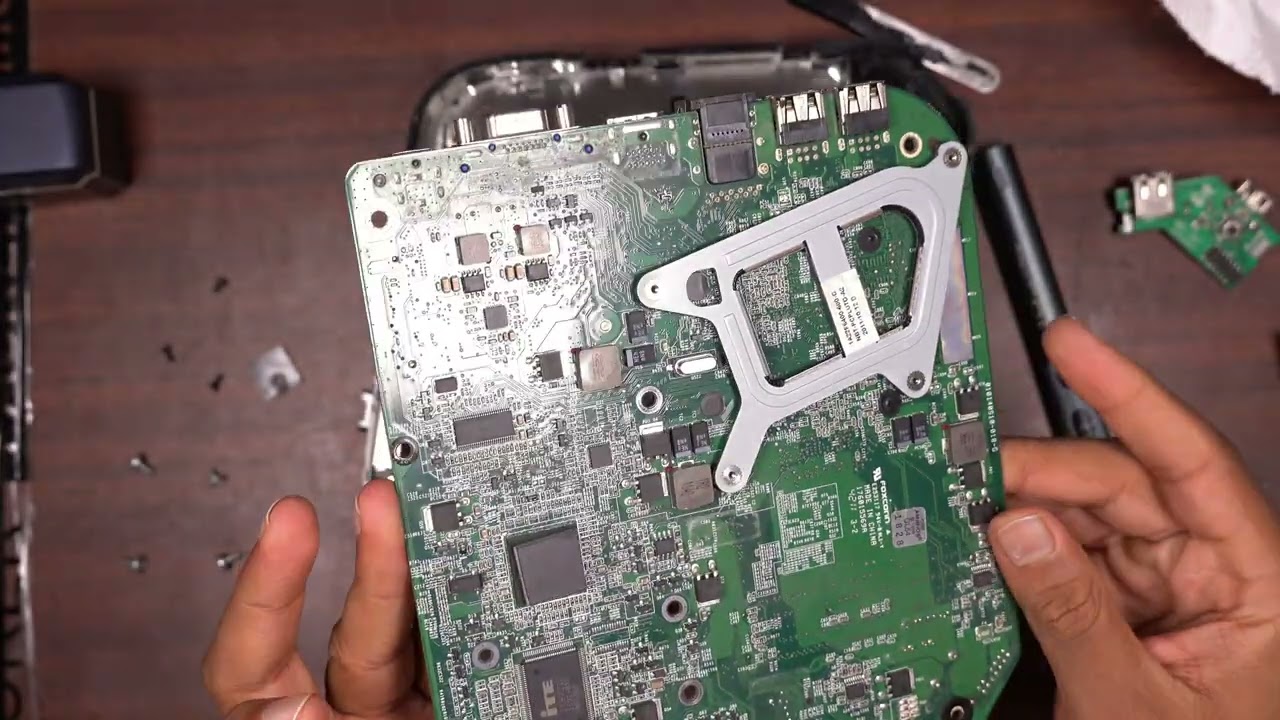 Can It Run CRYSIS? | Acer Aspire Revo 3700 with Nvidia ION | Teardown Overview And Benchmarks