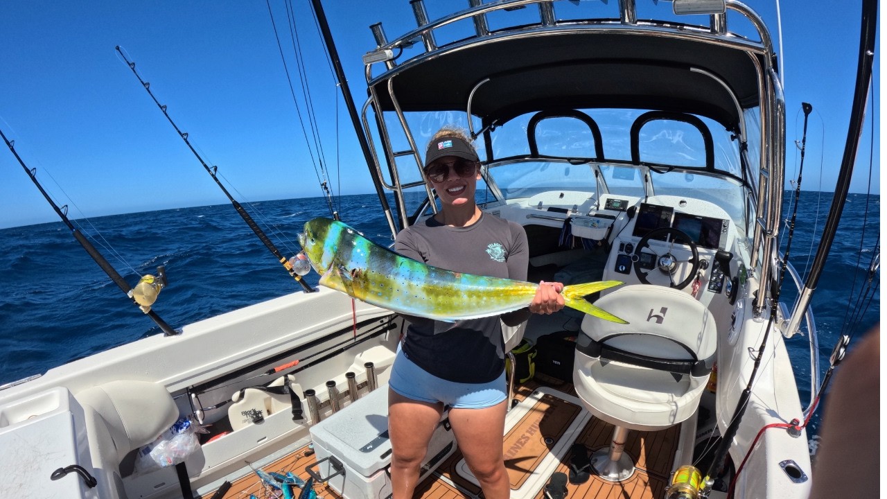 MARLIN WACKS BOAT!!!!
