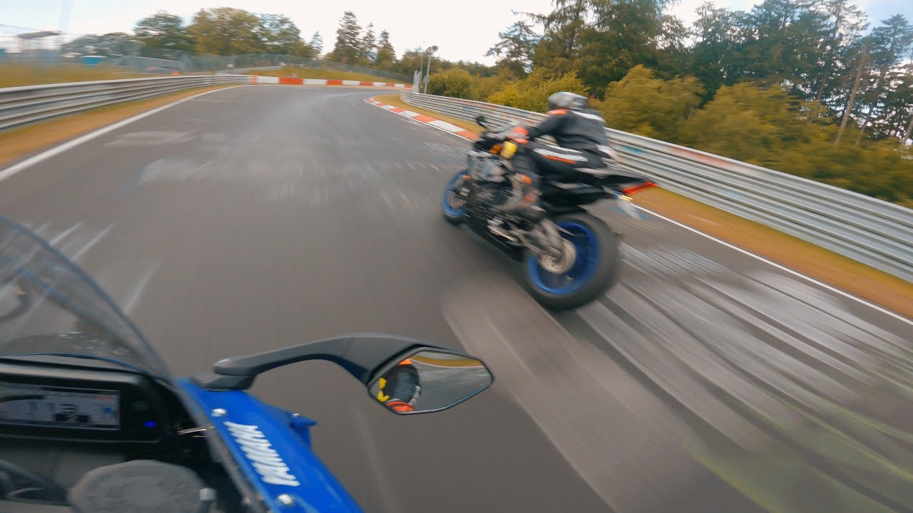 EPIC BATTLE VS VERY FAST BIKER ON THE MOST DANGEROUS TRACK