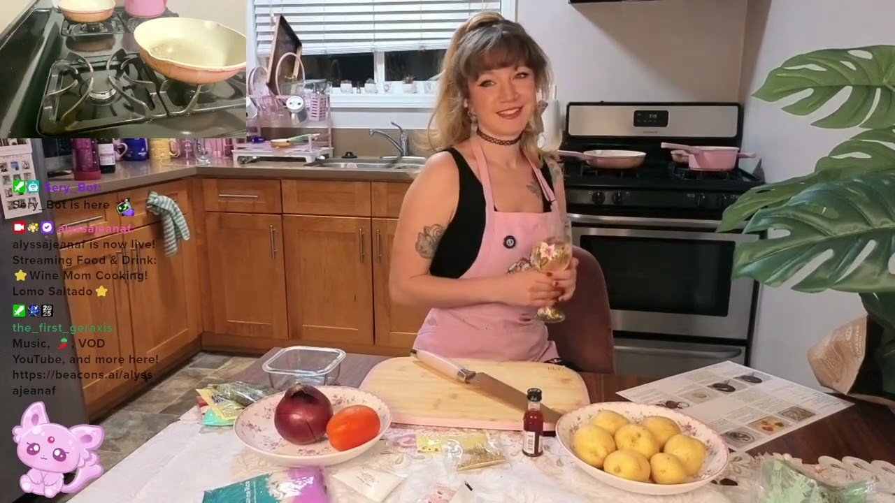 ⭐️Wine Mom Cooking! Lomo Saltado⭐️