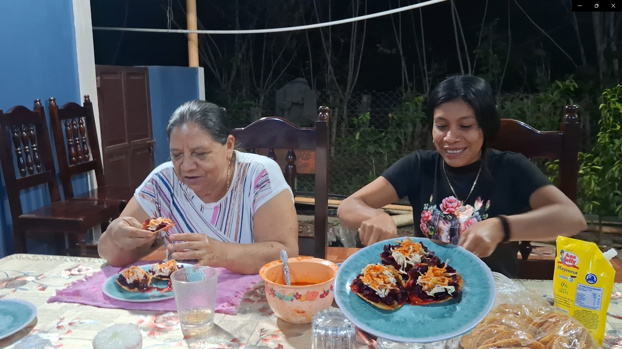 Invitó al Grupo Una NOCHE de Convivencia En SU CASA y Nos Preparo algo Rico 😋 para Cenar