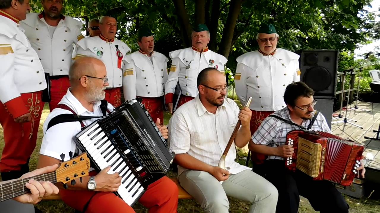 V hlbokej doline