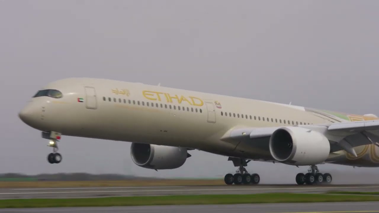 A350 Inaugural flight to Paris | Etihad