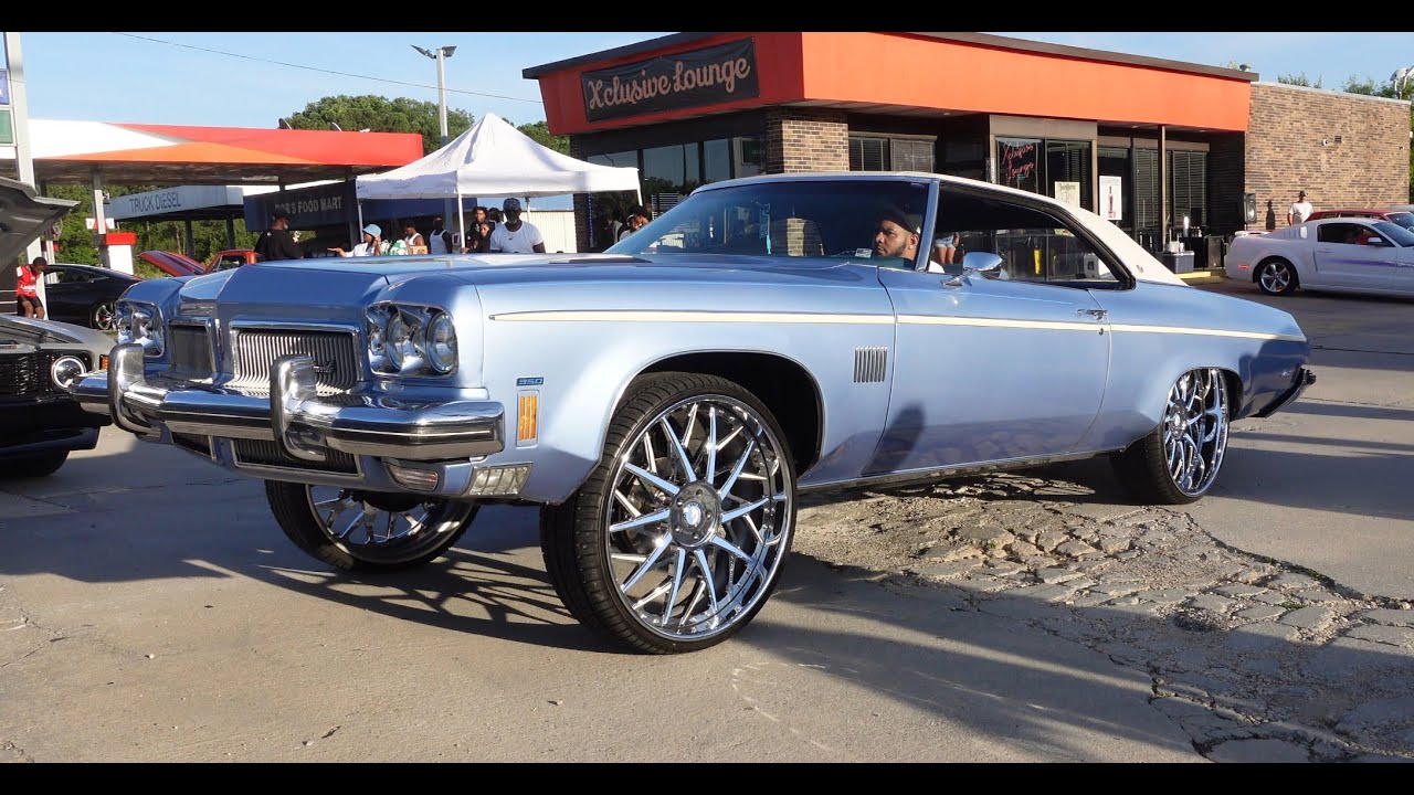 WhipAddict: 1973 Oldsmobile Delta 88 with White Top on 26