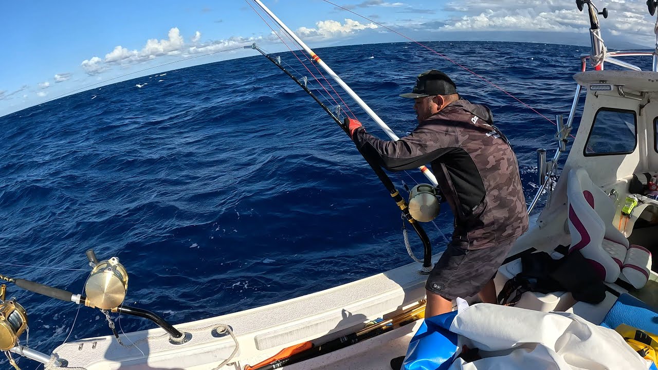 Big Hawaiian Yellowfin Tuna (Ahi) Action 🔥🔥🔥