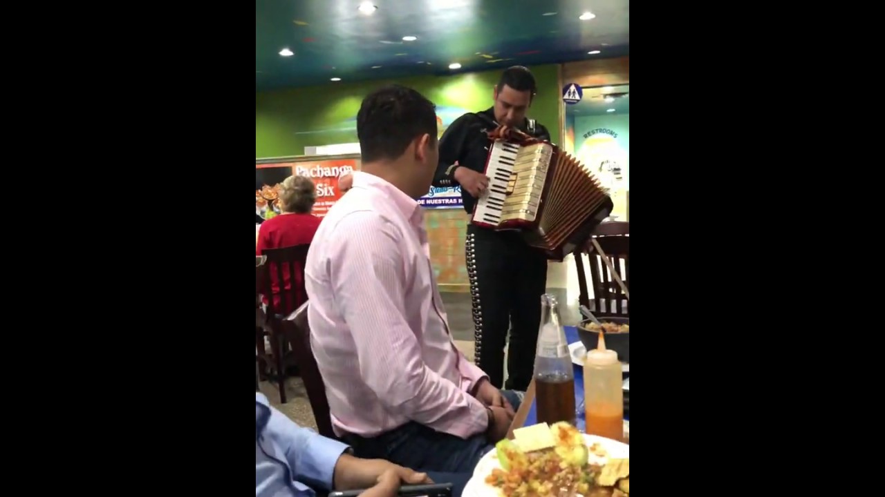ME SOBRABAS TÚ-versión mariachi-Mi Compadre Samuel Sarmiento