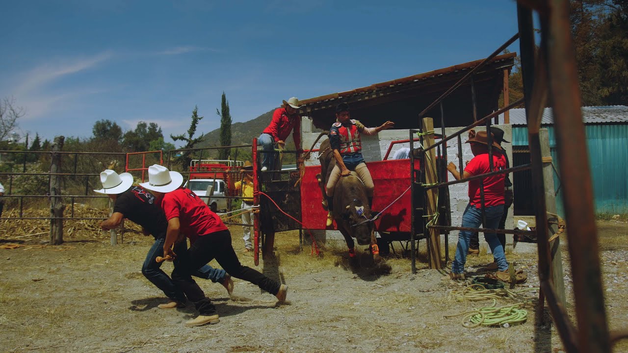 Son del Roble/ El Olotito/ Son del Toro - Millon Norteño (videoclip Oficial)