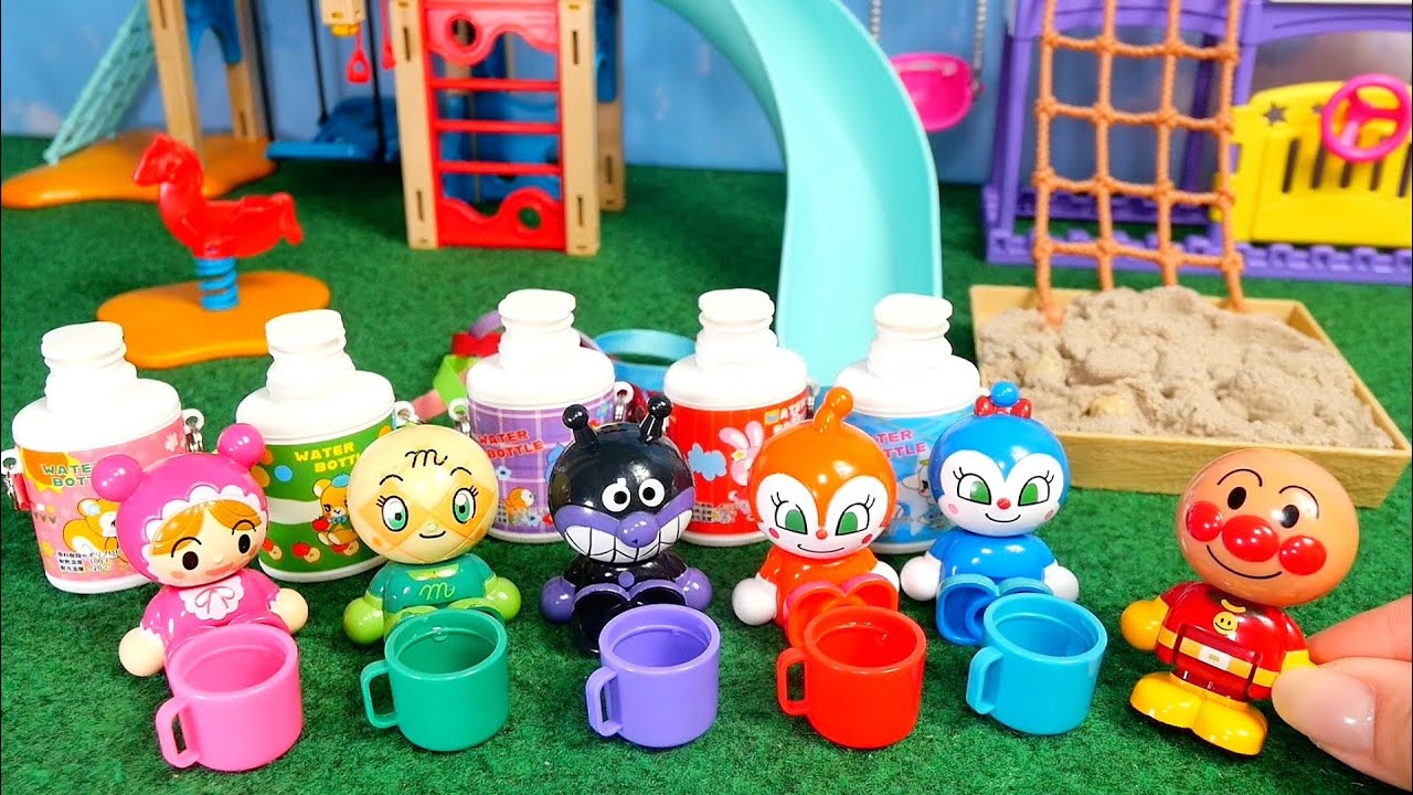 アンパンマンたちが公園で遊ぶよ！暑い日にはしっかり水分補給しよう！