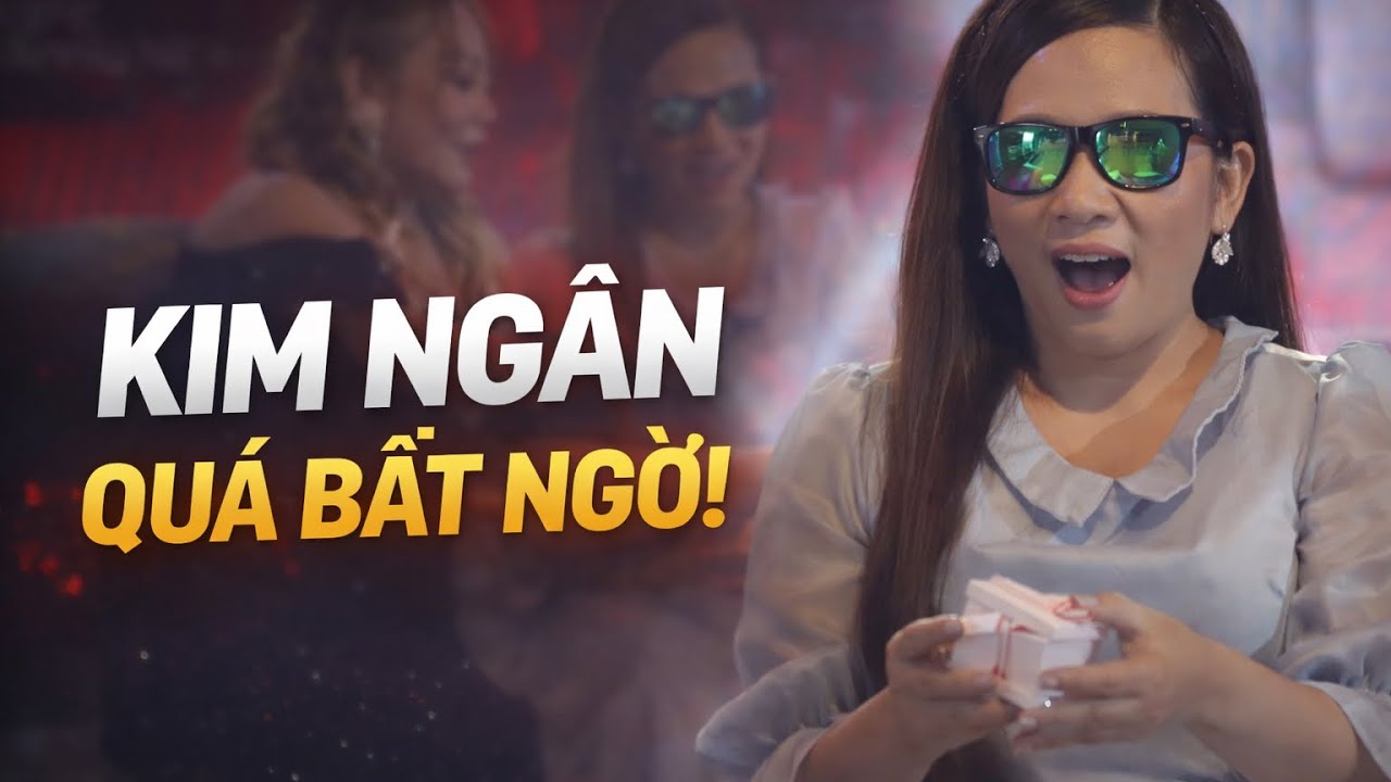 Kim Ngân xúc động khi bất ngờ nhận quà trong liveshow Thạch Dũng