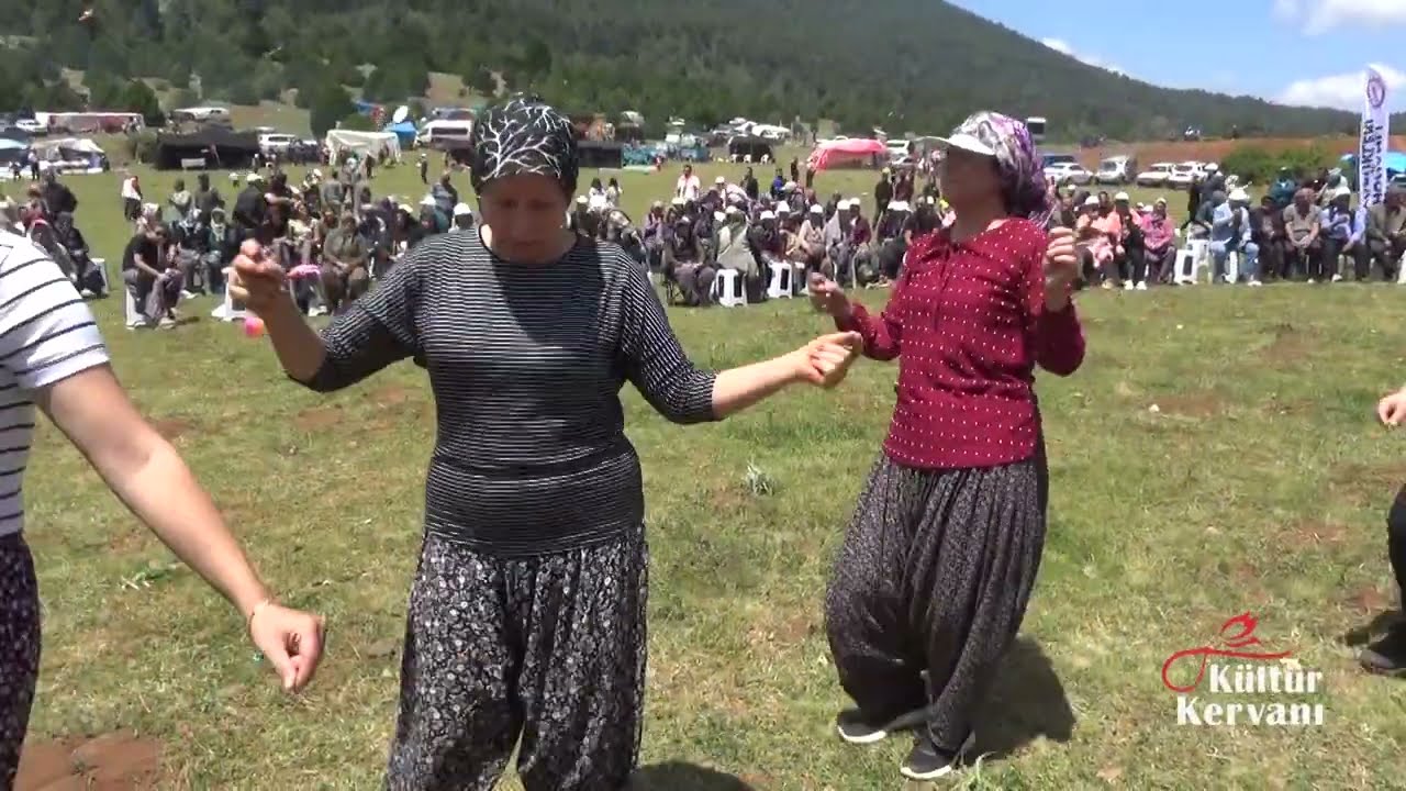 MUHTEŞEM Sindel yaylası Yörük Şenliğinde  Yöresel Oyunlar.