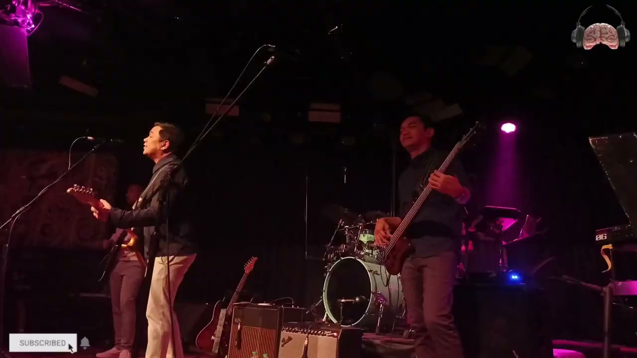 Freestyle performs 