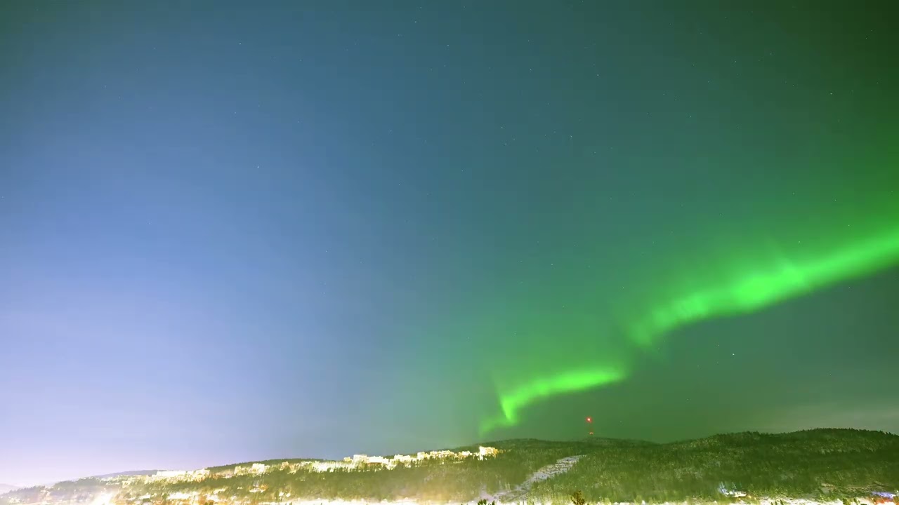 Timelapse - 2026 01 10 - Aurora lighting up the frozen midwinter sky