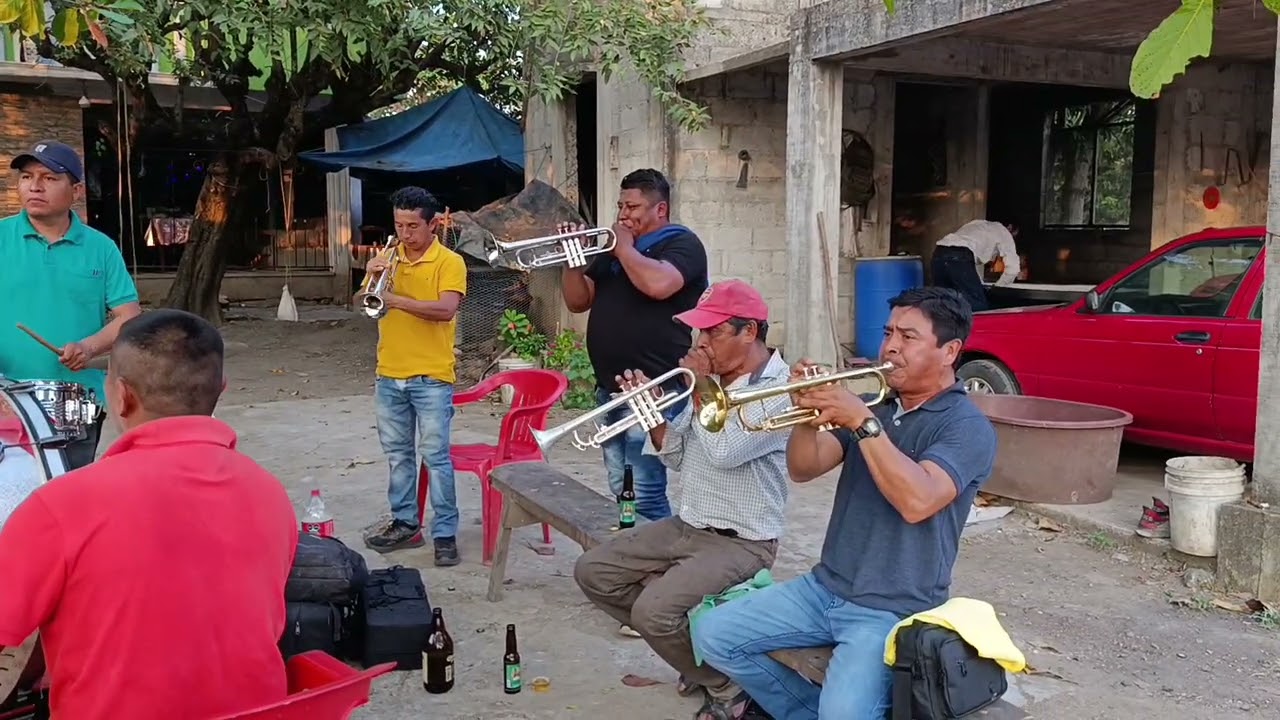 BANDA DE VIENTO SANTA CRUZ....TOCANDO EN  EL PRIMER SIGLO DE MARÍA ANGÉLICA.