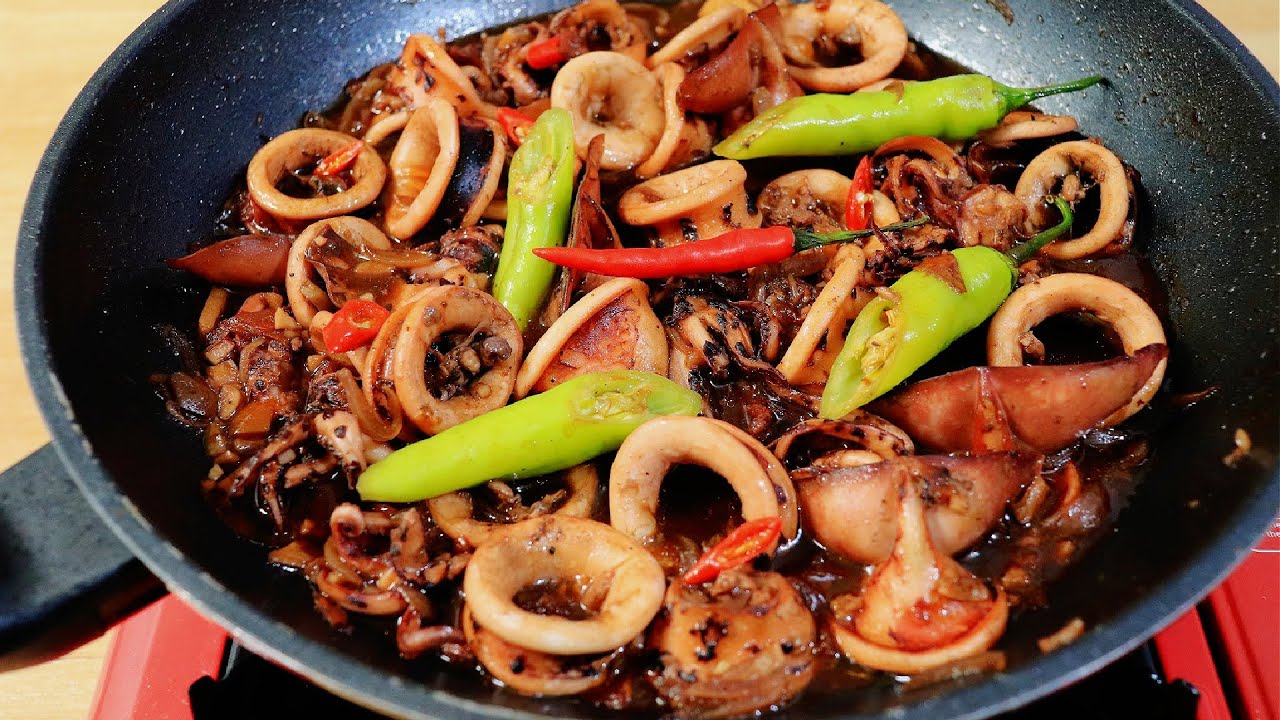 Adobong Pusit: A Classic Filipino Squid Recipe (Squid Adobo)