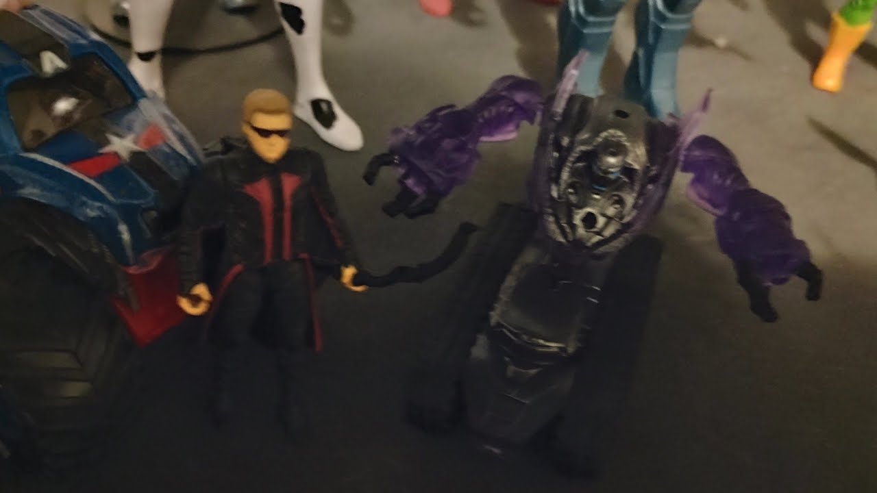 Age of Ultron avengers Hawkeye and Ultron sub 4 action figure 2-pack 