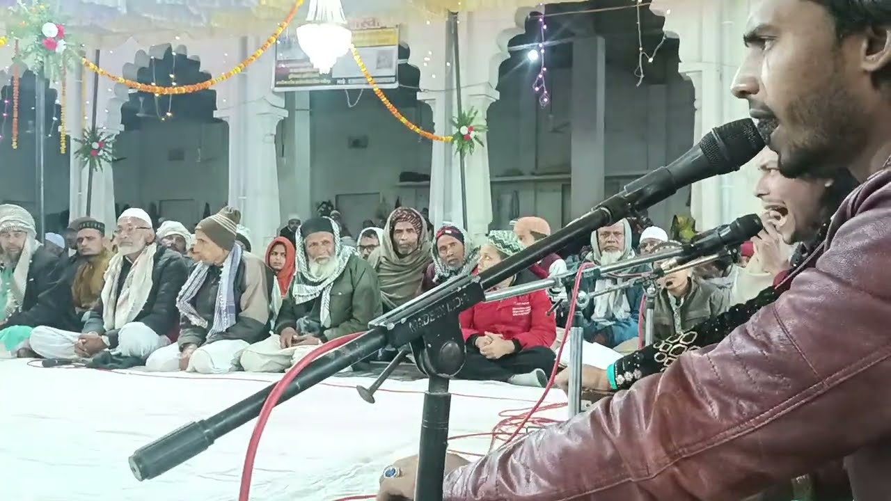 Andaz kamat ek taraf ruksare jeba ek taraf