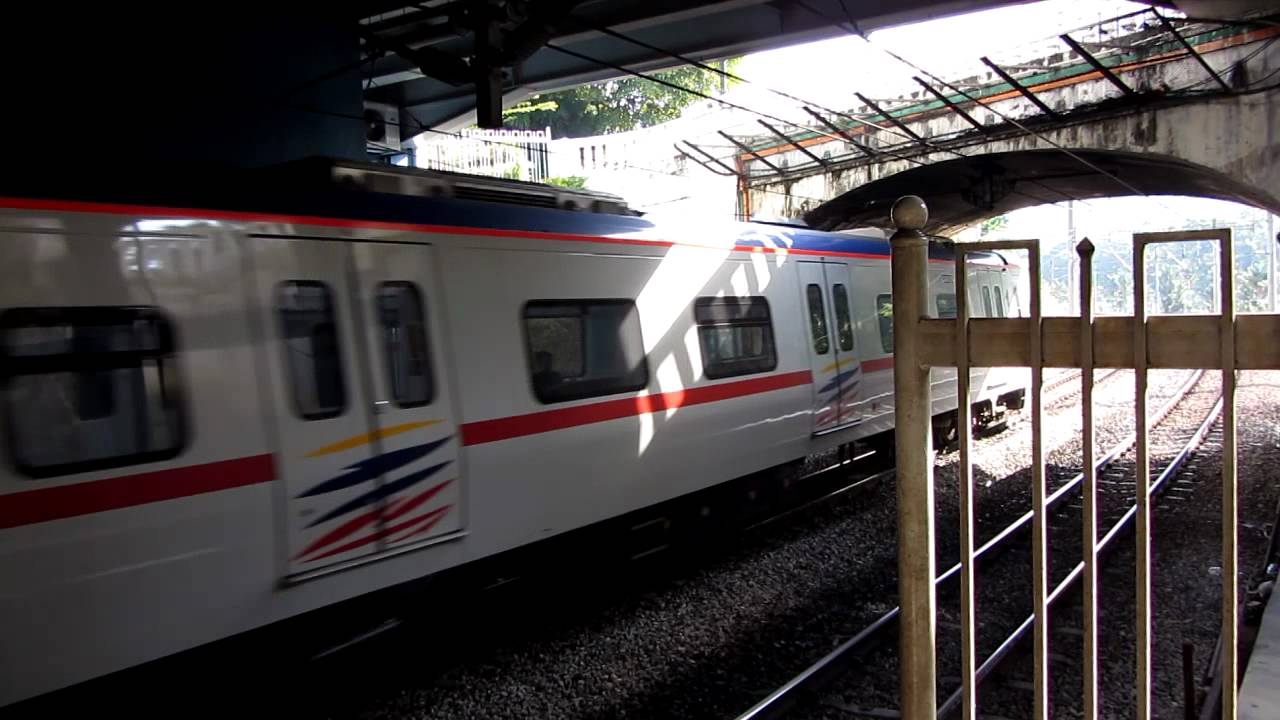 KTM Komuter 92 Class MyKomuter as 2230up departing Bank Negera (&raquo; Batu Caves)