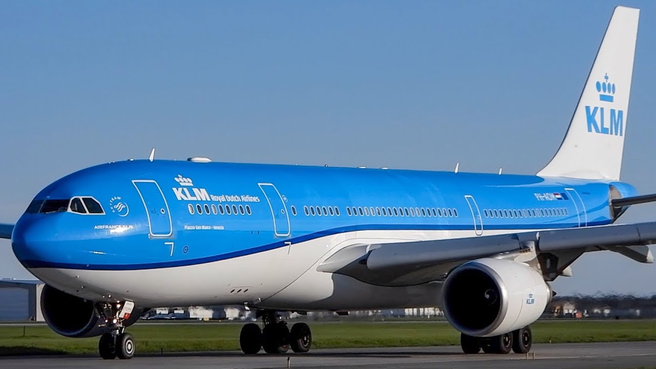 *NEW LIVERY!* KLM Airbus A330-200 (A332) landing & departing Montreal (YUL/CYUL)