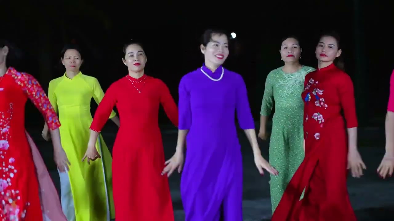 Tết Đến Xuân Về -CLB - Vui Khỏe Mỗi Ngày - Huyện Phù Cừ - Biểu Diễn.