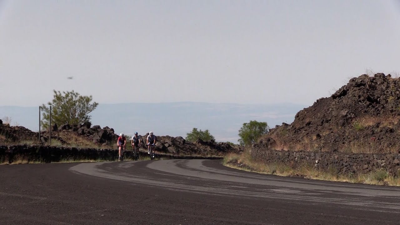 In bici sul vulcano, i ciclisti scoprono l'Etna