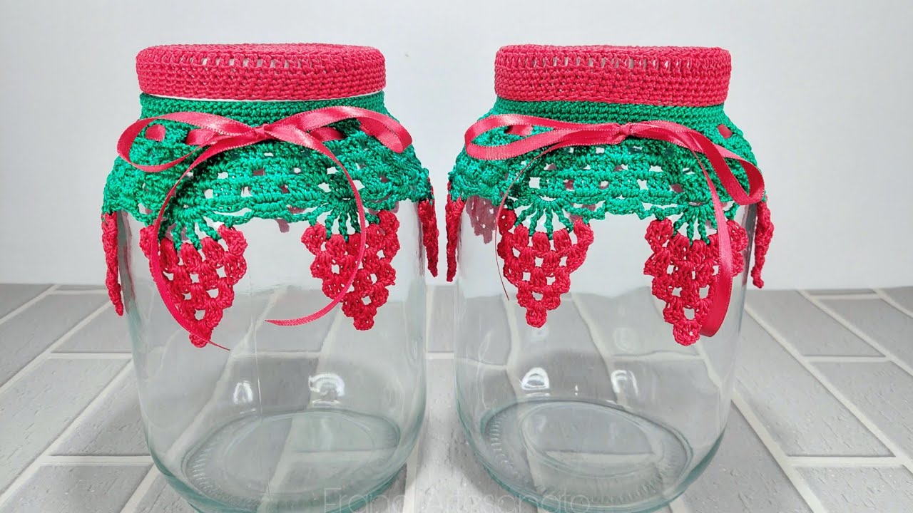 CAPA COM MORANGOS DE CROCHÊ PARA POTE DE VIDRO 🍓| FRANCI ARTESANATO