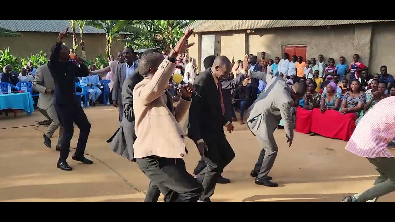 NAKIVALE PIANIST DAUDI YONGEYE KWANDIKA AMATEKA KUKIDARI