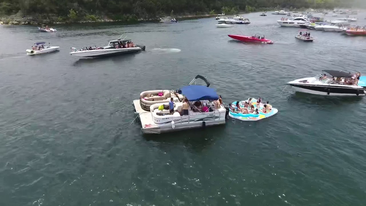 Lake Travis Austin Texas pontoon boat party