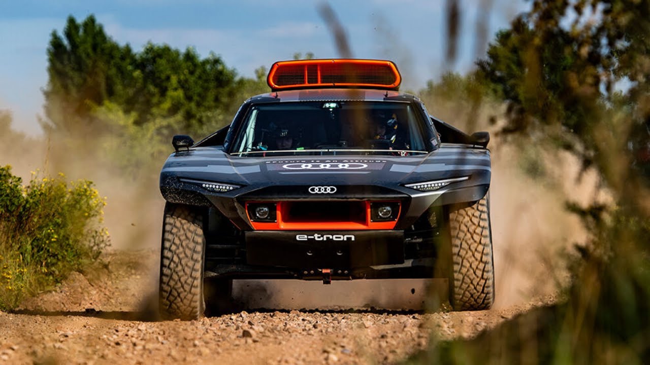 Новый Audi RSQ e tron ​​DAKAR RALLY вождение