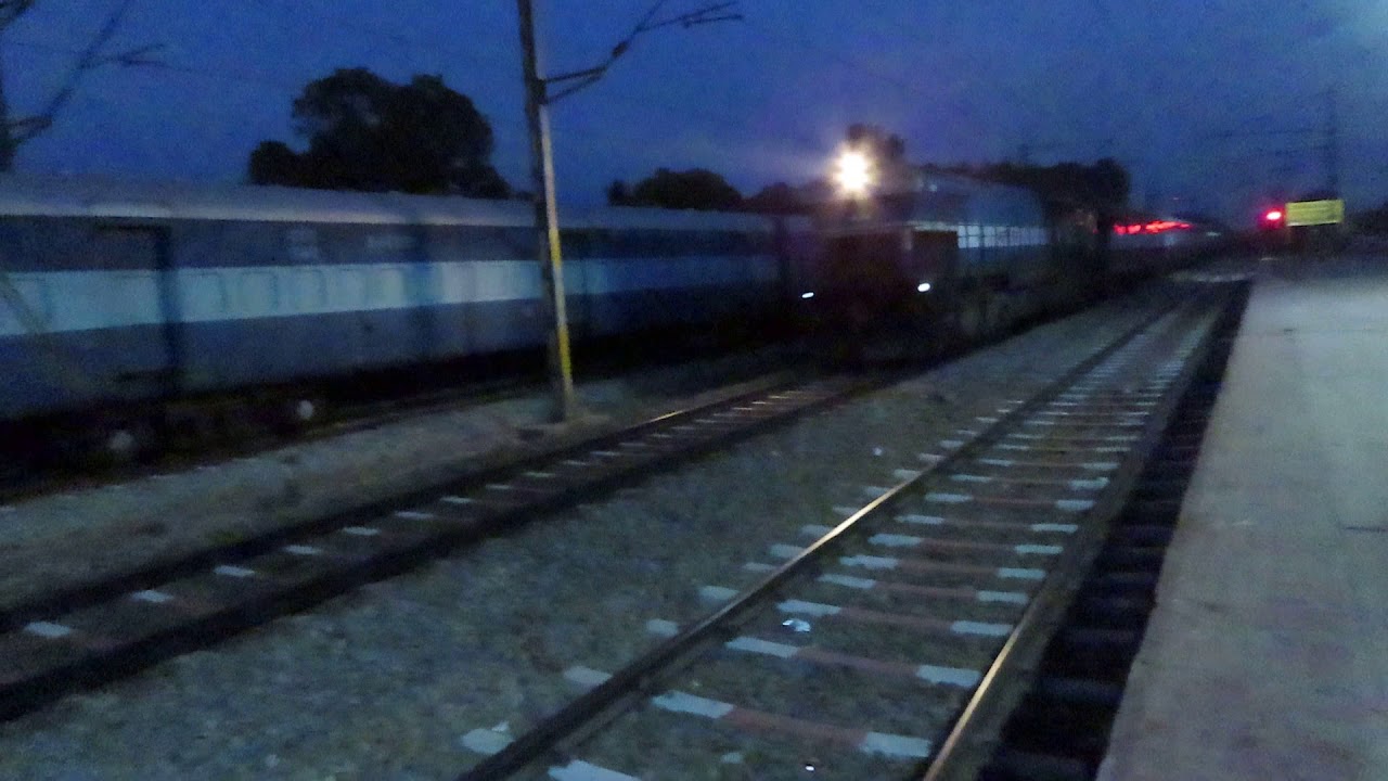 Awesome EMD Humming !! 11311 SUR - Hassan SF Express !!