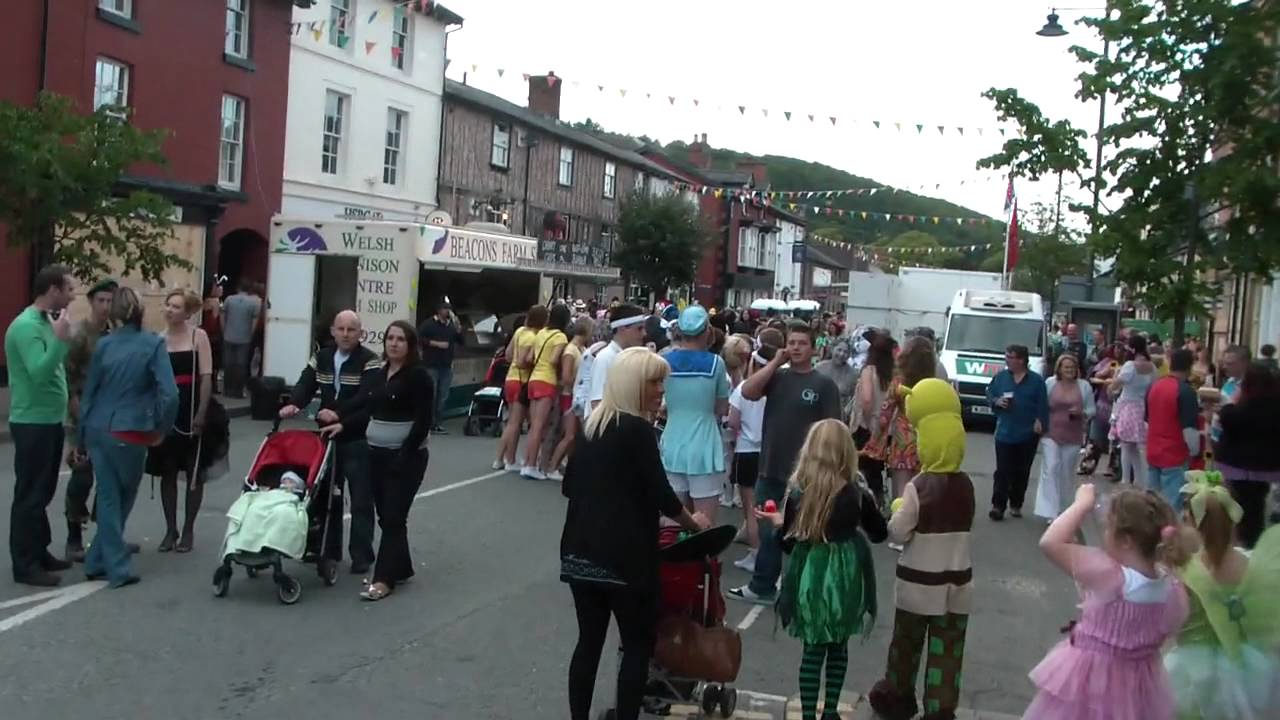 Llani fancy dress 2011 complete walkthrough, early evening