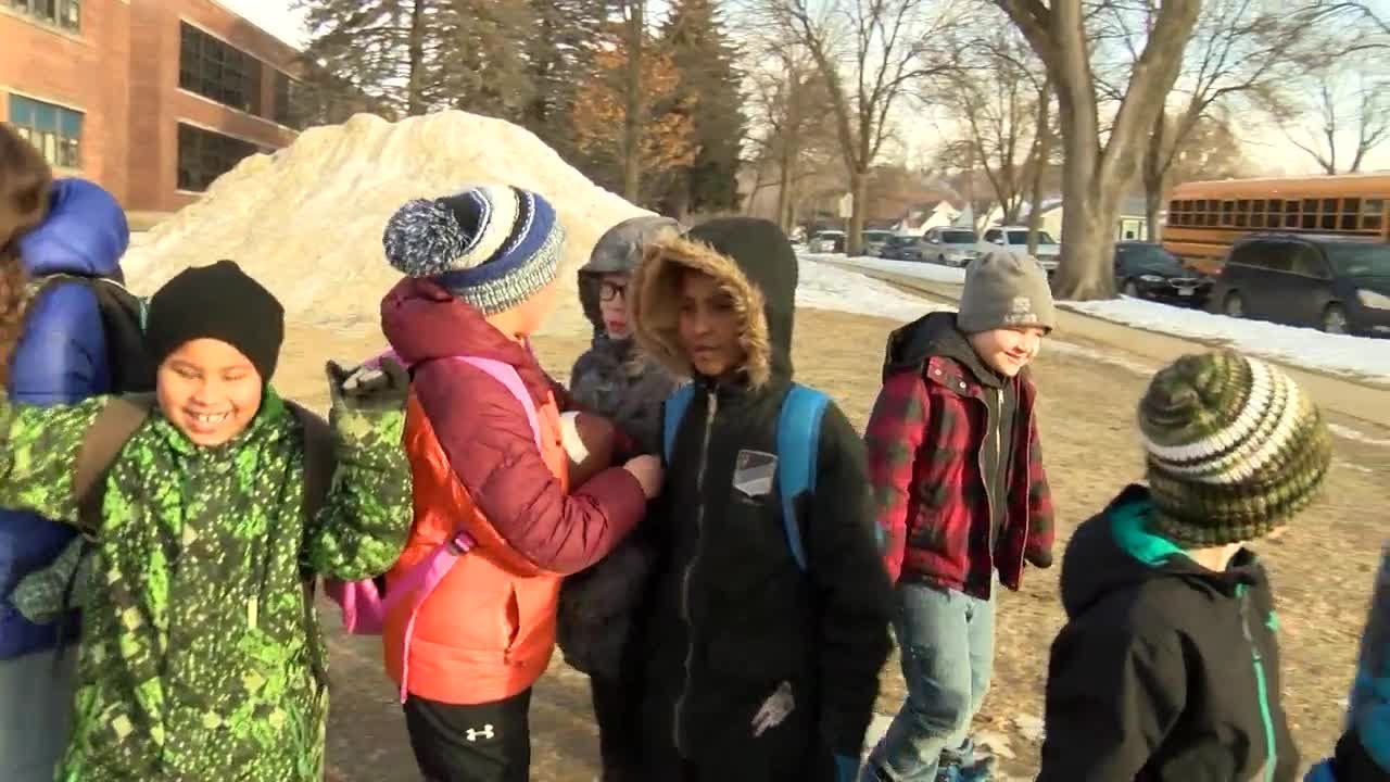 Rochester students celebrate Minnesota&rsquo;s &ldquo;Walk to School Day&rdquo; despite frigid temperatures