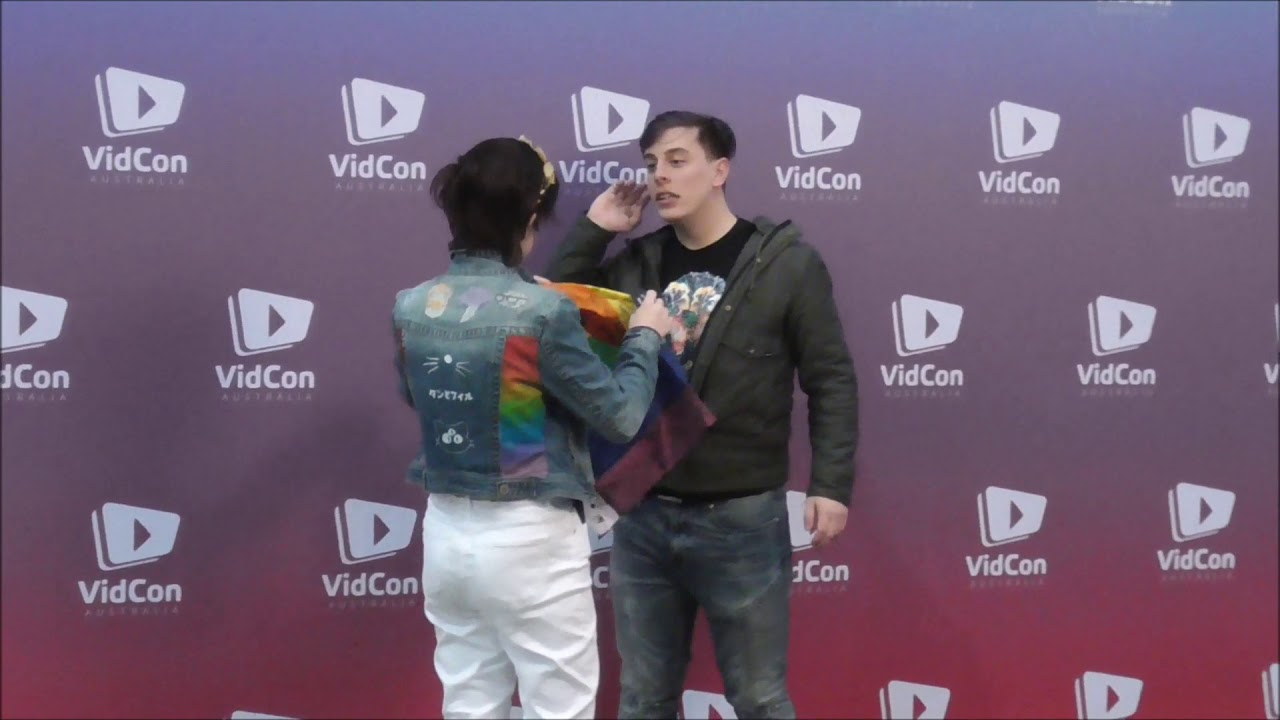 Meeting Thomas Sanders at VidCon Australia 2018! | River Eli