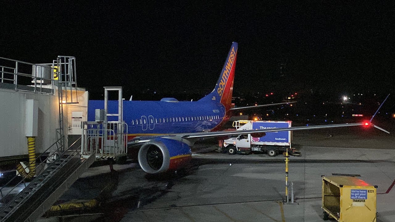 Phoenix (PHX) ~ Los Angeles (LAX) - Southwest Airlines - Boeing 737 MAX 8 - Full Flight