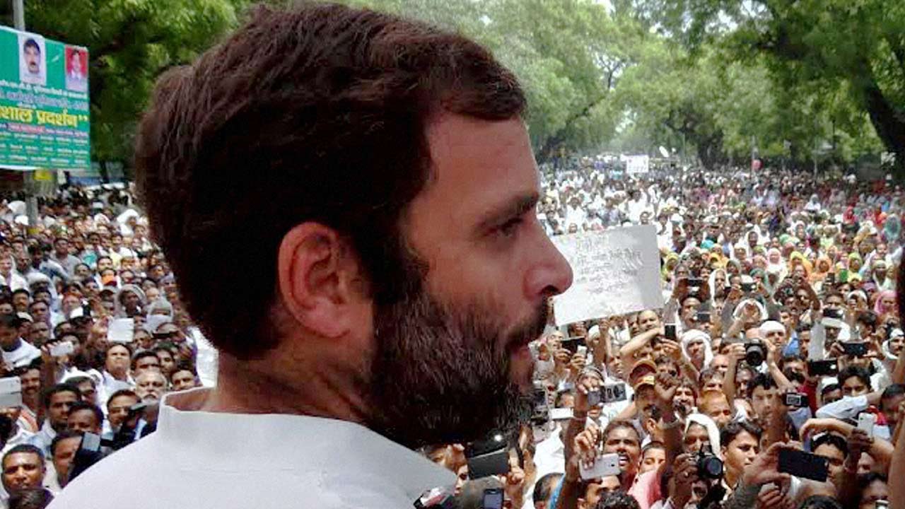 Rahul Gandhi's 'street politics', met vendors in Delhi