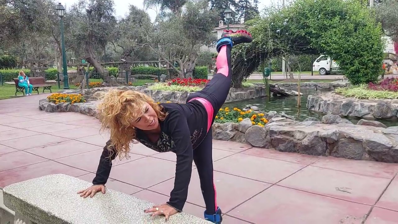 Ejercicios 15 minutos al aire libre #carolinaalvarezfitness#gluteos#piernas #abdomen#triceps#hombros