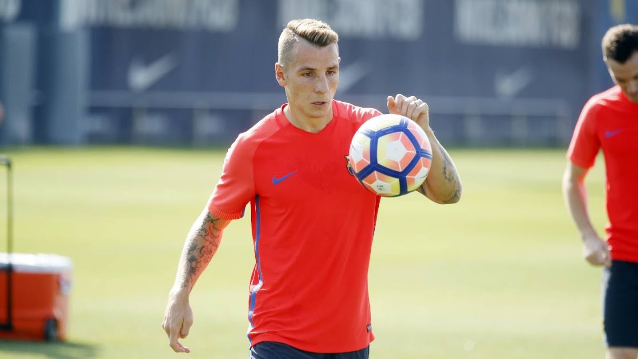 FC Barcelona training session: First session for Lucas Digne