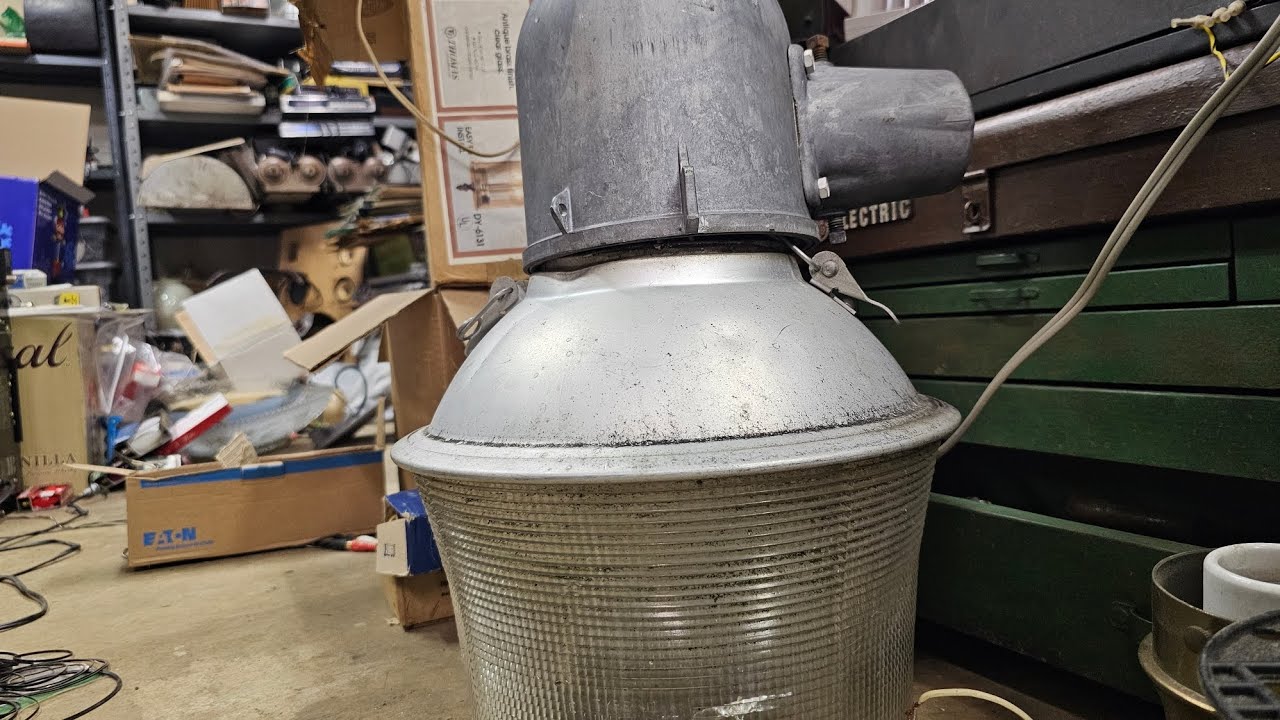 Vintage General Electric 60s era mercury vapor nema head 