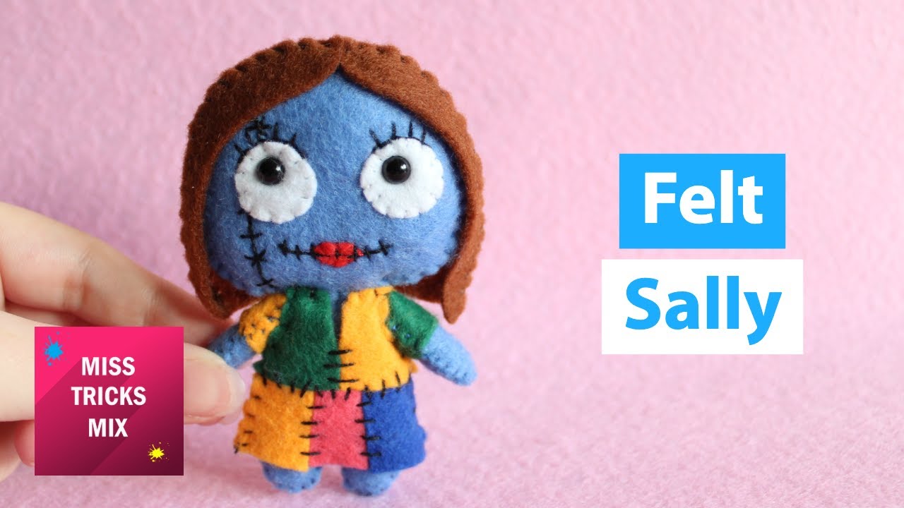 DIY: Sally Felt Doll | Halloween crafts.
