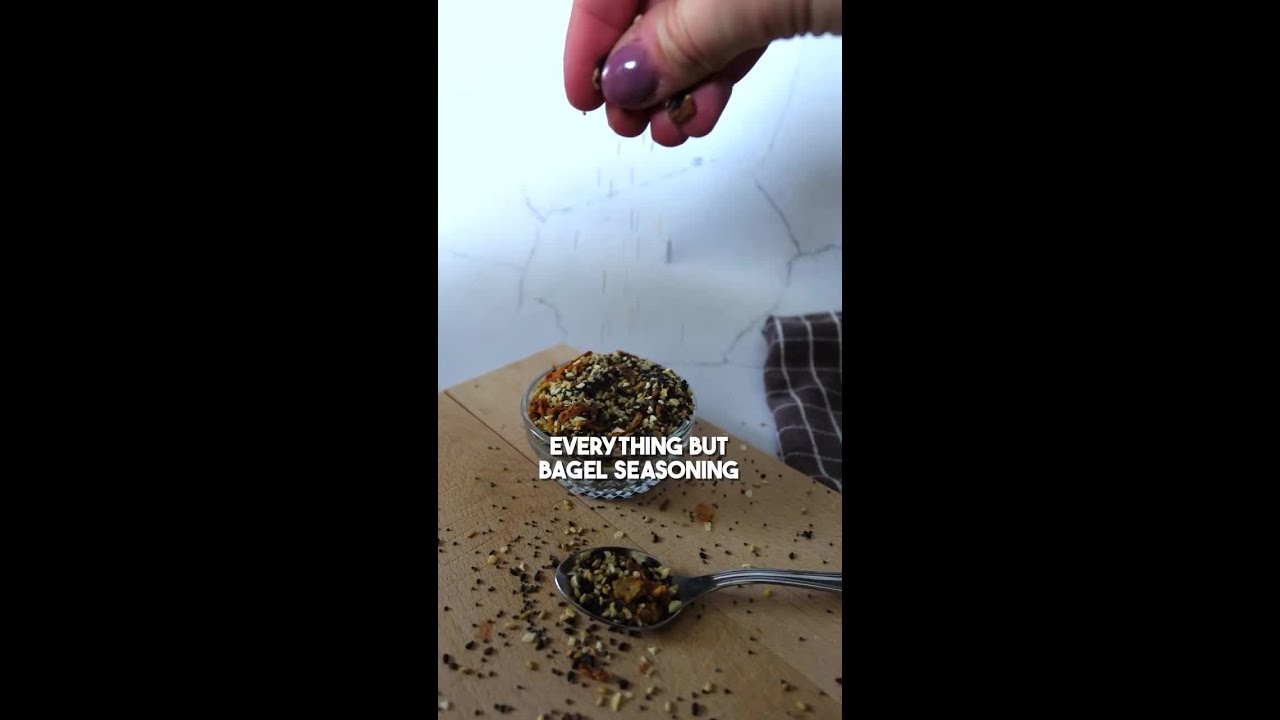 Hoe maak je Everything But Bagel Seasoning thuis? Recept in comments 