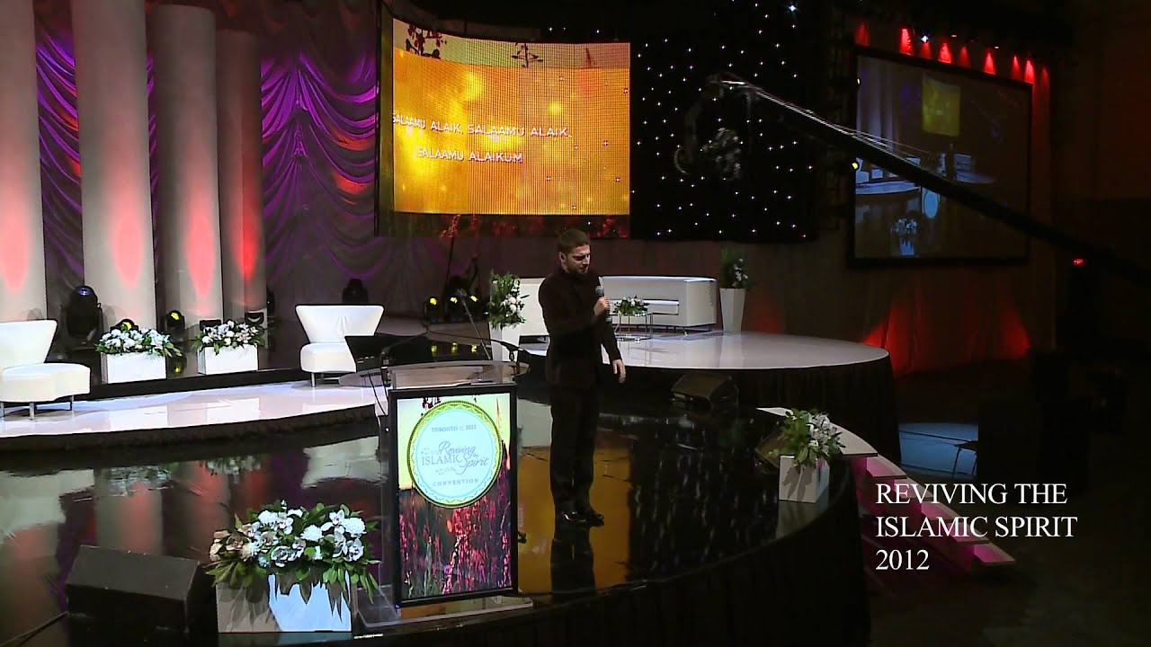Sami Yusuf performing 