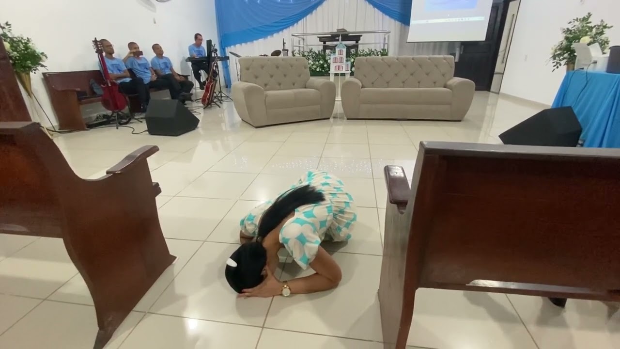 Peça: A oração coloca a família no Altar do Senhor!