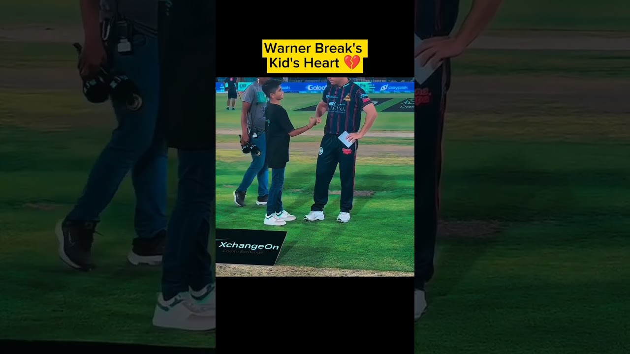 David Warner Breaks Pakistani Kids Heart in PSL but Babar Azam saves him #PSLX