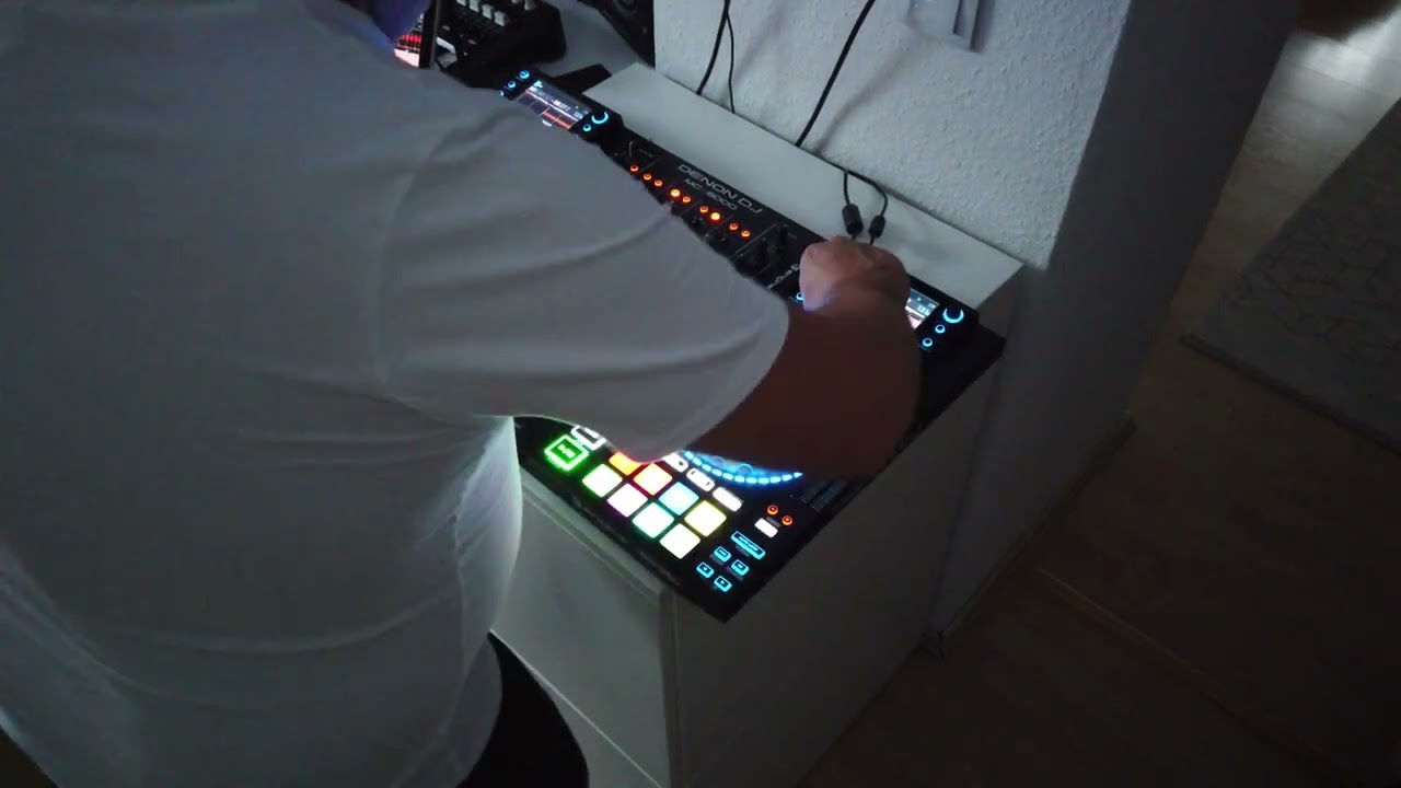 Denon MCX 8000 Workflow - Short Techno Mix by Alkbrenner