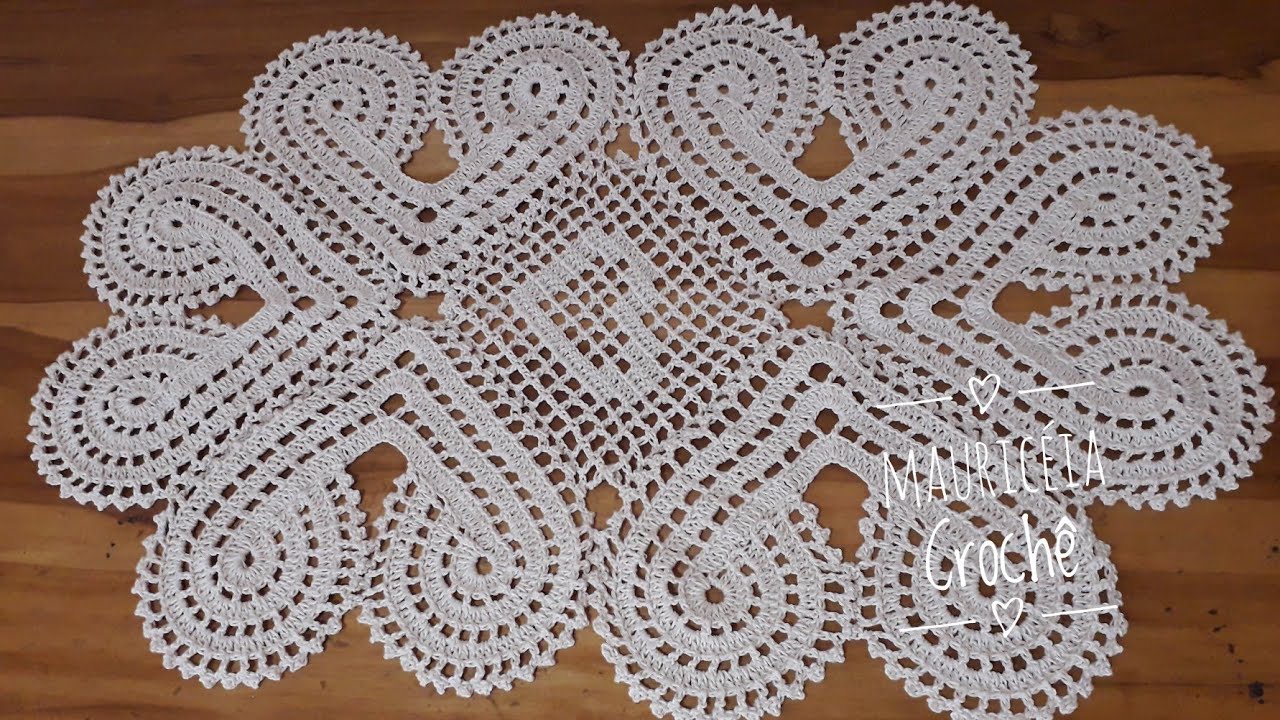 Trilho de mesa 6 corações