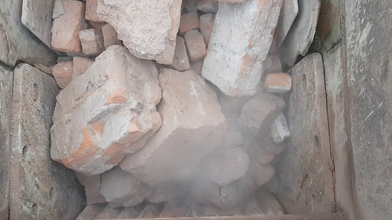Tesab 700i jaws crushing recycled stonework