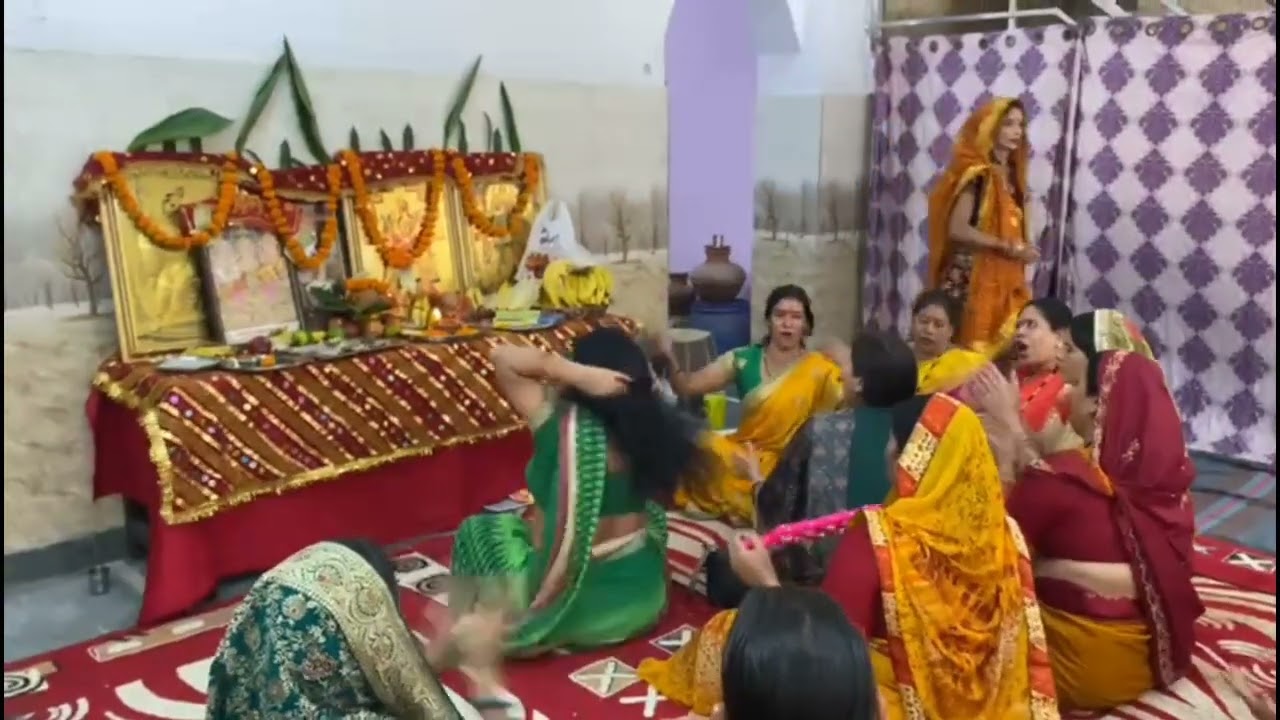 🙏 कीर्तन में माता ने दर्शन दिए। ❤️🌹सभी के ऊपर माता रानी अपना🙌 आशीर्वाद बनाए रखना। जय माता दी 🙏