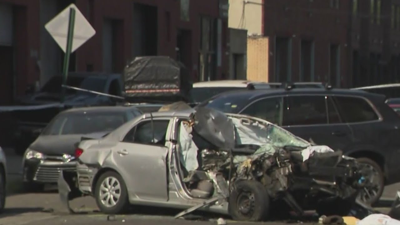 2 pedestrians, driver, 84, killed after car crashed into food truck in Queens
