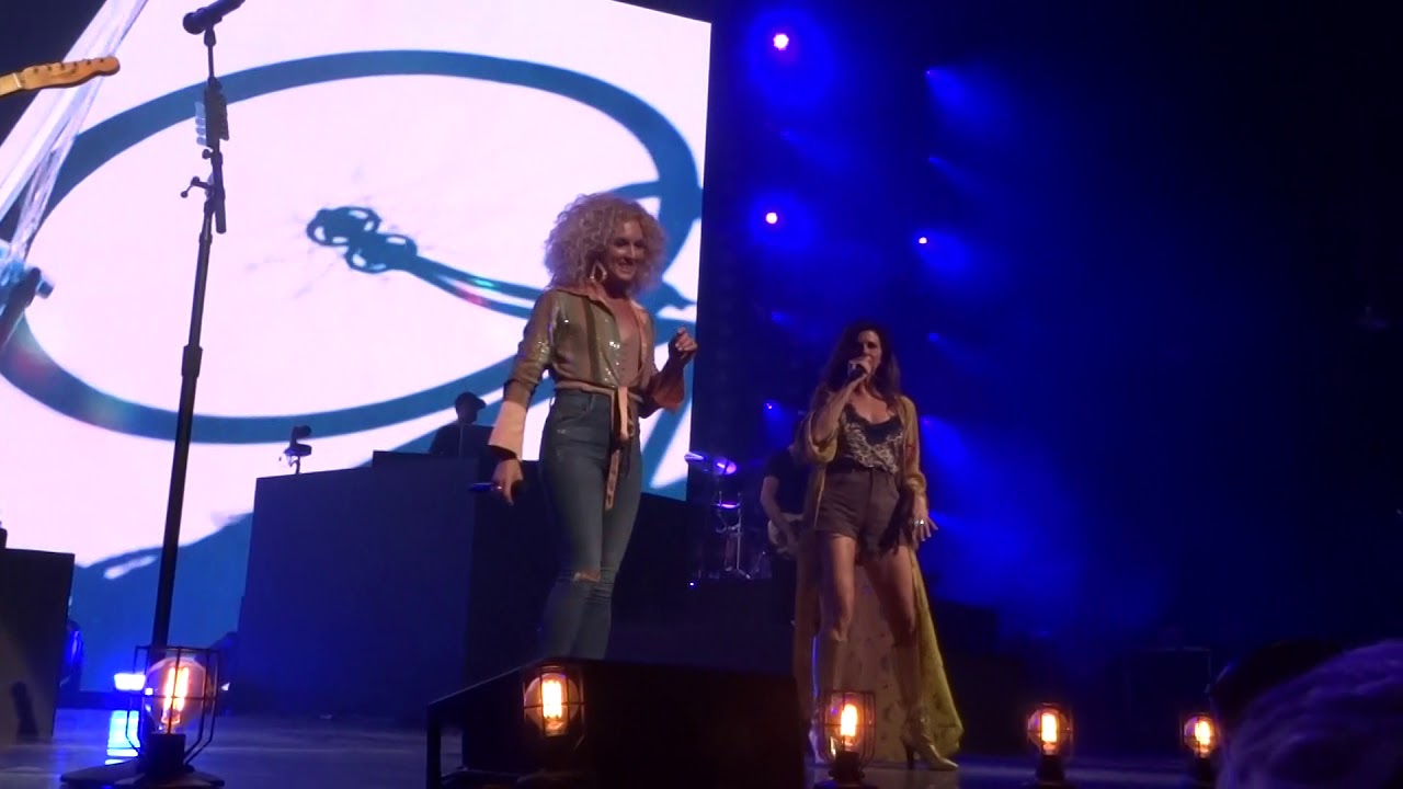 Little Big Town sings 