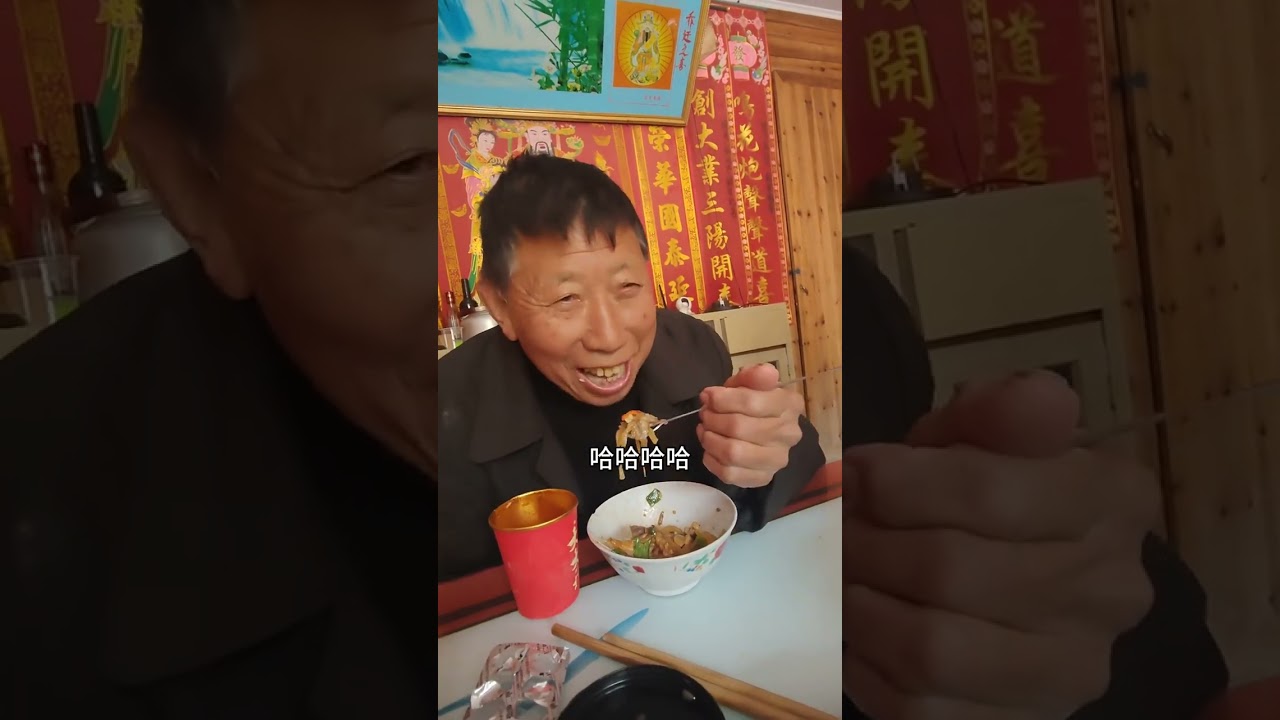 每次剪辑都是笑着剪完的，爸爸实在是有些话说的太逗了，影像太长，还有很多我剪了，老小孩有时候也真是可可爱爱，未来这些就是我真贵的影像，记录着和爸妈点点滴滴……#新农人计划2024农村生活 #乡村生活v
