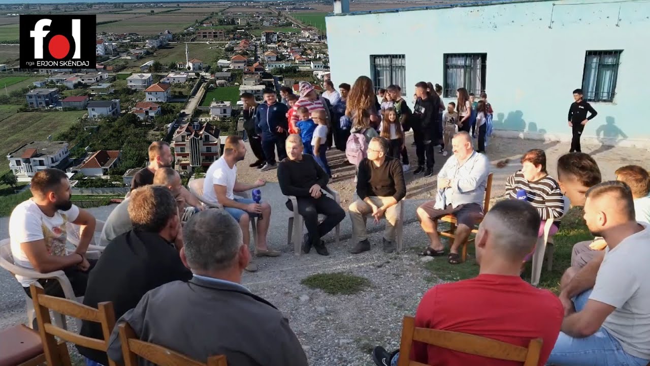 “Nuk do lejojmë votime në fshat! Na keni lënë mes fekaleve, na mbyllni dhe shkollën!”